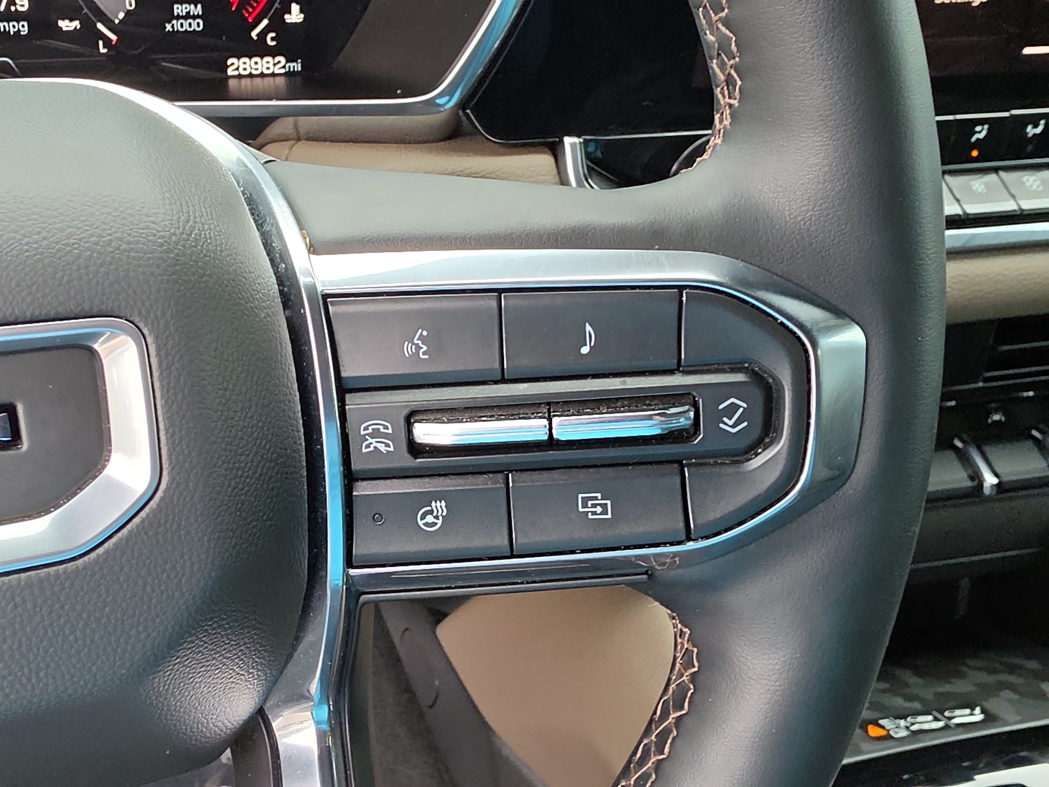 Used 2024 GMC Canyon Denali AWD/4WD image 30
