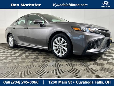Used 2024 Toyota Camry SE FWD image 1
