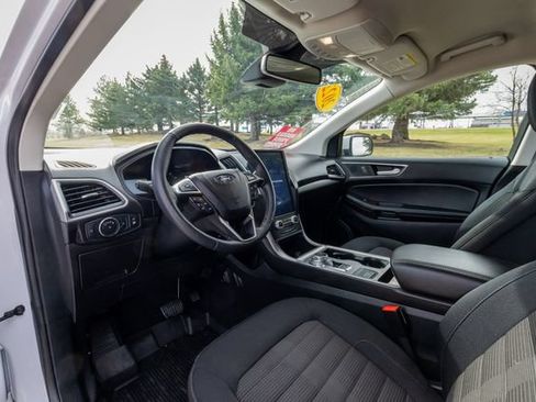 Used 2022 Ford Edge SEL w/ Cold Weather Package AWD/4WD image 12