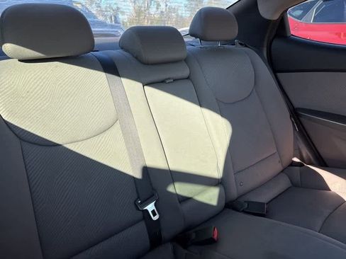 Used 2013 Hyundai Elantra GLS w/ Preferred Pkg image 8