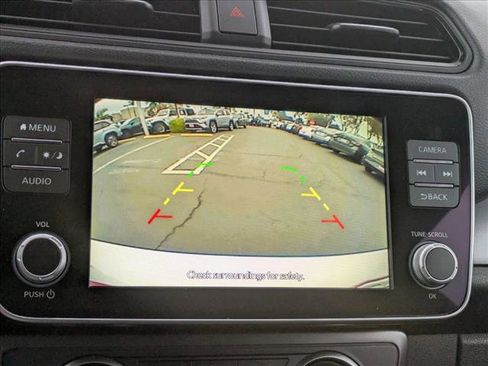 Used 2022 Nissan Leaf S image 15