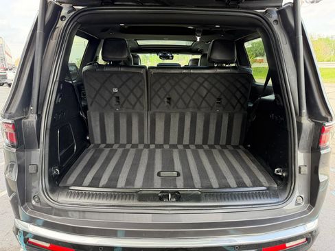 Used 2022 Jeep Wagoneer Series II w/ Premium Group I image 26