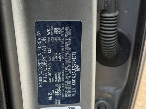 Used 2025 Kia Soul LX w/ LX Technology Package FWD image 24