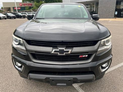 Used 2015 Chevrolet Colorado Z71 AWD/4WD image 2