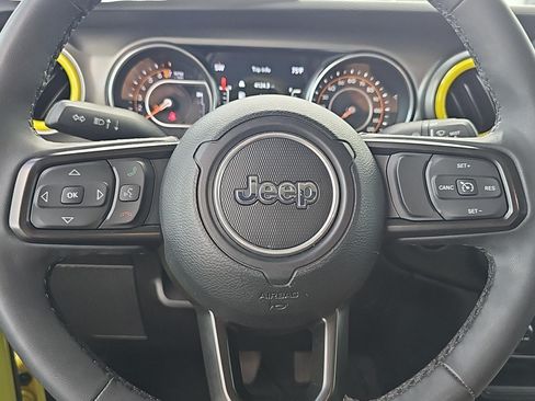 Used 2023 Jeep Gladiator Sport AWD/4WD image 23
