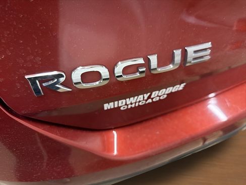 Used 2016 Nissan Rogue SV AWD/4WD image 8