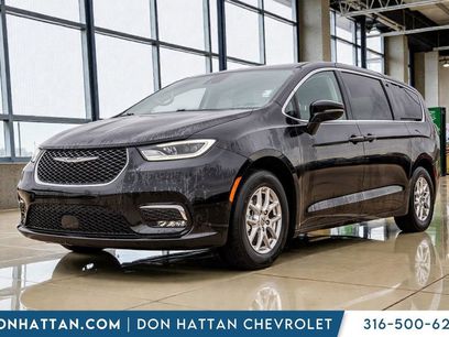 Used 2024 Chrysler Pacifica Touring-L