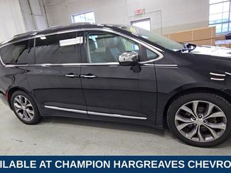 Used 2020 Chrysler Pacifica Limited w/ Tire & Wheel Group video 2
