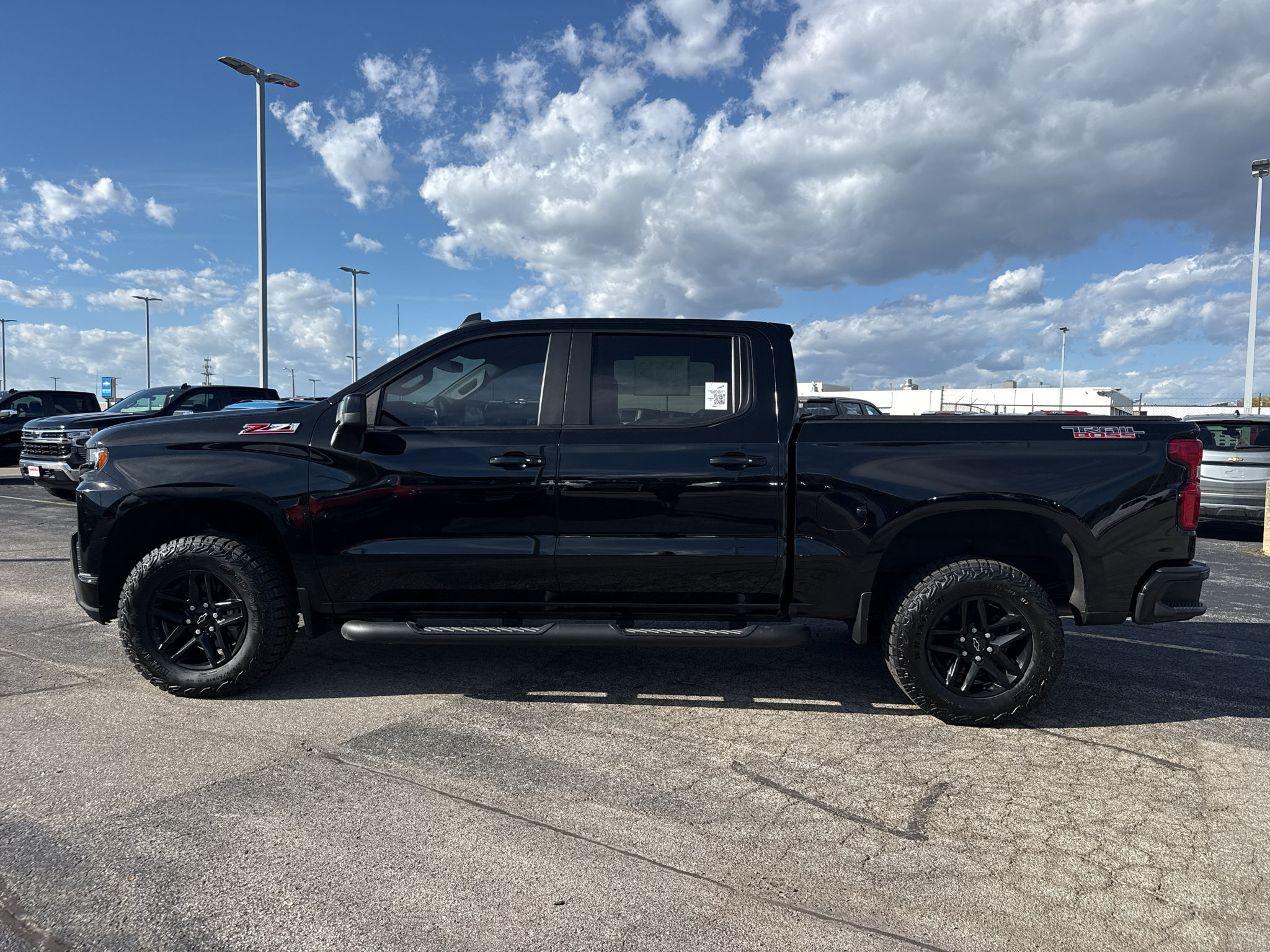 Certified 2019 Chevrolet Silverado 1500 LT Trail Boss AWD/4WD image 18