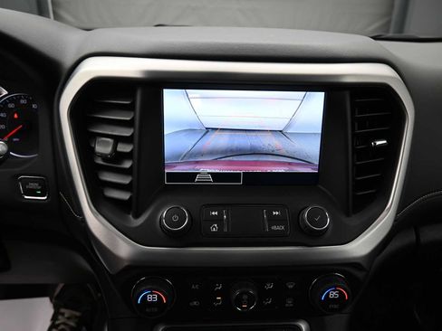 Used 2023 GMC Acadia SLE image 8