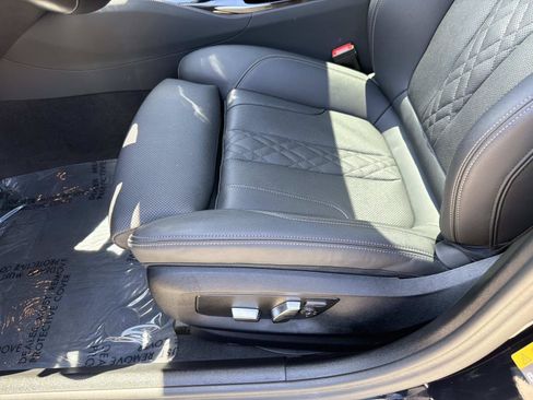 Used 2023 BMW 530e RWD image 15