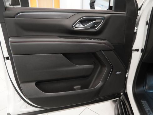 Used 2022 Chevrolet Suburban RST w/ Luxury Package AWD/4WD image 18