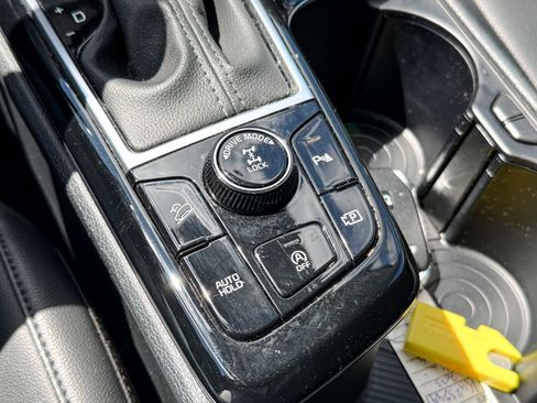 Certified 2023 Kia Sportage EX AWD/4WD image 25