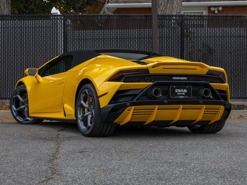 Used 2024 Lamborghini Huracan EVO image 29