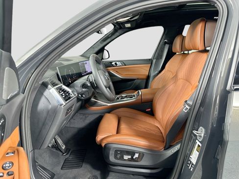 Used 2026 BMW X7 xDrive40i w/ M Sport Package image 15