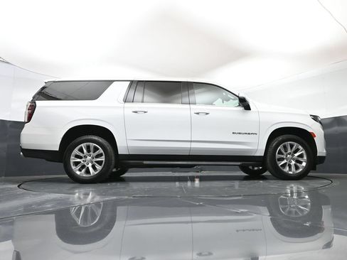 Used 2023 Chevrolet Suburban Premier AWD/4WD image 52