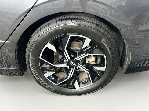Used 2025 Hyundai Sonata SEL FWD image 11