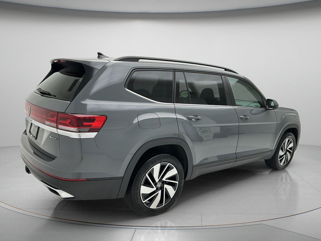 Used 2025 Volkswagen Atlas SE AWD/4WD image 5