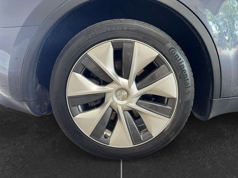 Used 2022 Tesla Model Y Long Range AWD/4WD image 36