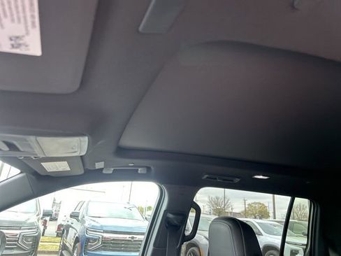 New 2026 Chevrolet Traverse LT w/ Sun and Wheel Package FWD image 17