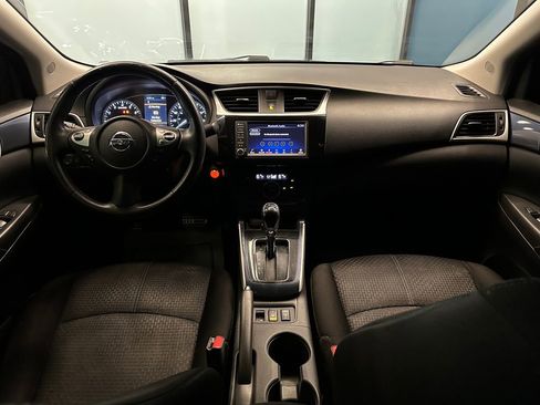 Used 2019 Nissan Sentra SR image 9