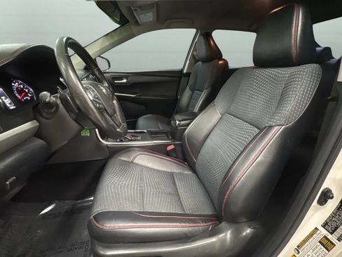 Used 2015 Toyota Camry SE FWD image 22