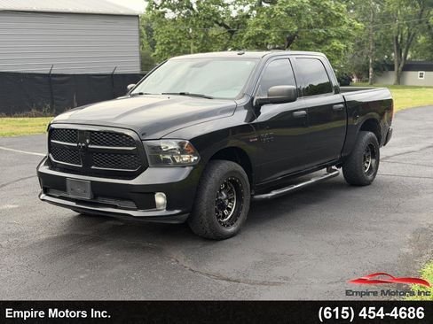 Used 2017 RAM 1500 Express w/ Black Ram 1500 Express Group AWD/4WD image 1