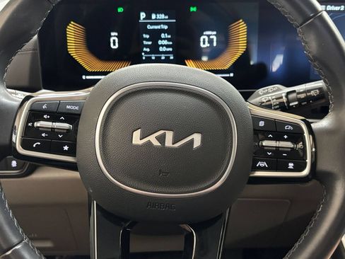 Used 2026 Kia Carnival FWD image 30