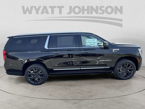 New 2026 GMC Yukon XL Denali w/ Sun & Power Step Package AWD/4WD image 6