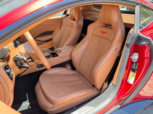 Used 2023 Aston Martin V8 Vantage Coupe RWD image 29