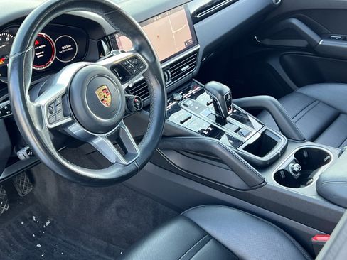 Certified 2021 Porsche Cayenne Coupe image 4