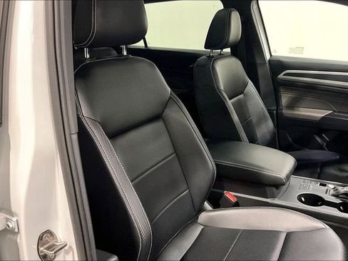 Used 2021 Volkswagen Atlas Cross Sport SE w/ Panoramic Sunroof Package FWD image 7