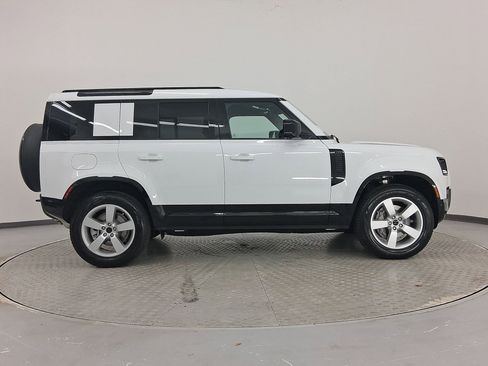 New 2026 Land Rover Defender 110 X-Dynamic SE image 8