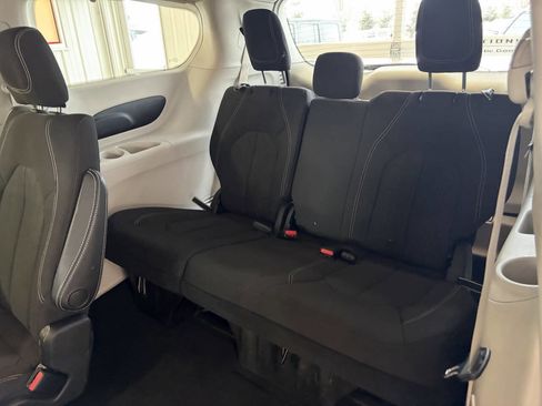 Used 2021 Chrysler Voyager LX image 23