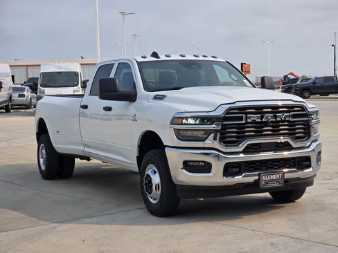 New 2027 RAM 3500 Tradesman w/ Chrome Appearance Group A AWD/4WD image 3