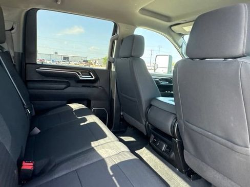 Used 2025 Chevrolet Silverado 2500 LT w/ Convenience Package AWD/4WD image 26