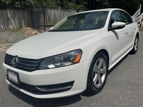 Used 2012 Volkswagen Passat 2.5 SE FWD image 3