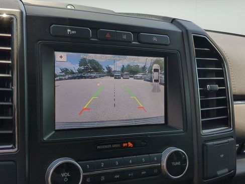 Used 2019 Ford Expedition Limited w/ Equipment Group 301A RWD image 14