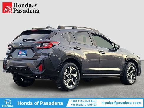 Used 2024 Subaru Crosstrek 2.0i Premium AWD/4WD image 2