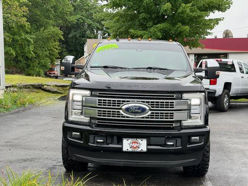 Used 2019 Ford F250 Platinum w/ Platinum Ultimate Package AWD/4WD image 3