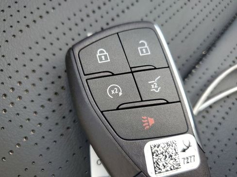 Used 2025 Buick Enclave Sport Touring image 39