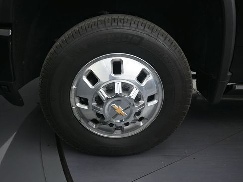 Used 2025 Chevrolet Silverado 3500 High Country w/ High Country Premium Package AWD/4WD image 9