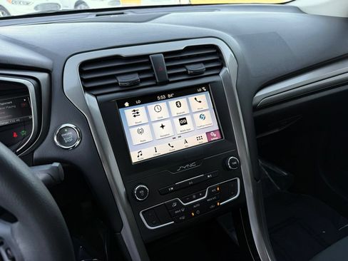 Used 2019 Ford Fusion SE FWD image 33
