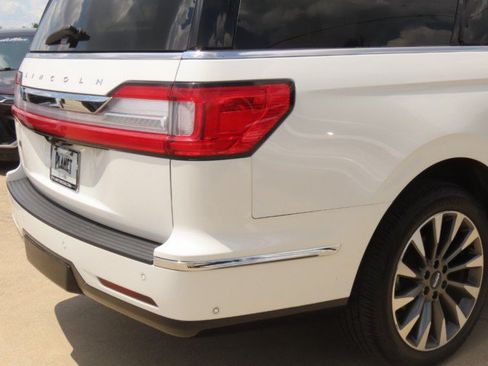 Used 2021 Lincoln Navigator L Reserve w/ Luxury Package AWD/4WD image 10