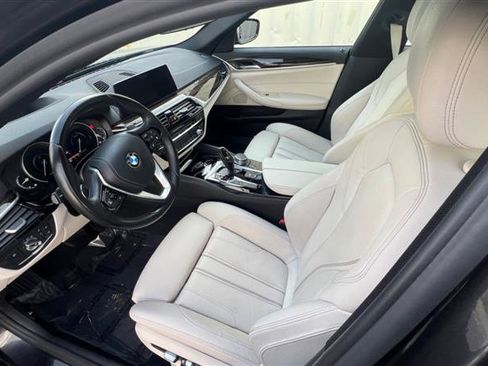 Used 2018 BMW 530e RWD image 37