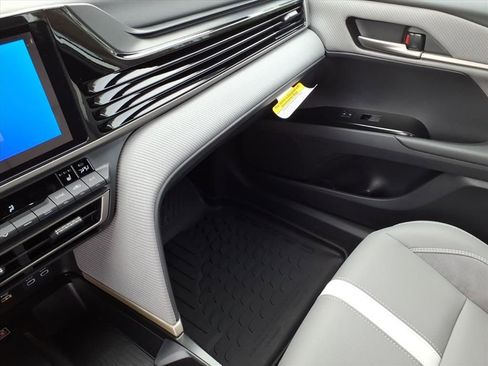 New 2026 Toyota Camry SE image 18