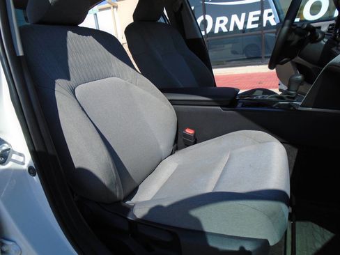 Used 2025 Toyota Camry LE image 12