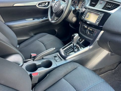 Used 2018 Nissan Sentra SR w/ Technology Package FWD image 17