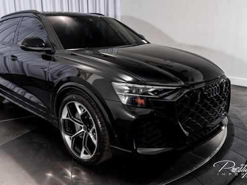 Used 2025 Audi RS Q8 performance image 2