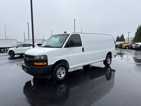 Used 2022 Chevrolet Express 2500 Extended w/ Driver Convenience Package image 7